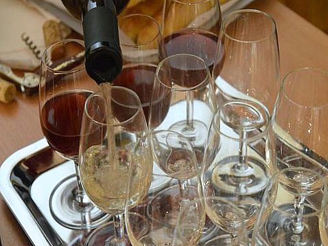 Autentična vina su naša prednost 7 vino sipanje